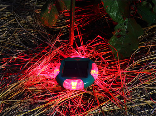 太阳能充电驱地鼠&驱蛇器附红光LED闪光灯